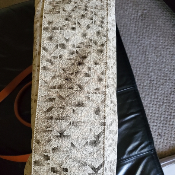 Michael Kors Women's purse 👜 - Picture 3 of 8